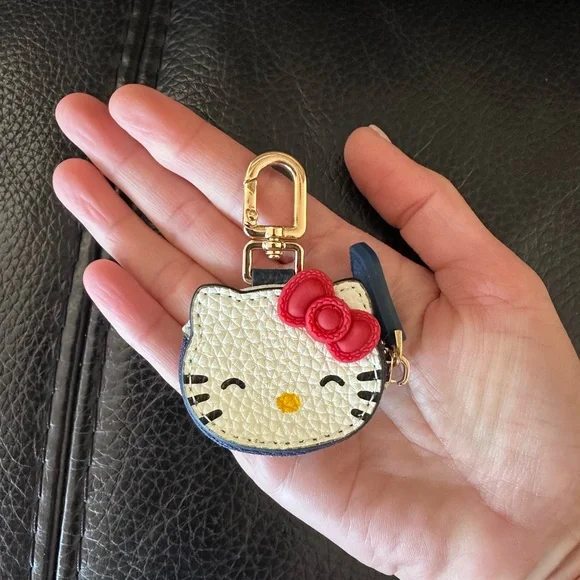 🌸✨ Hello Kitty Leather Mini Collector Key / Bag Charm Pouch Rare Kawaii Cutie! ✨ - Picture 3 of 7
